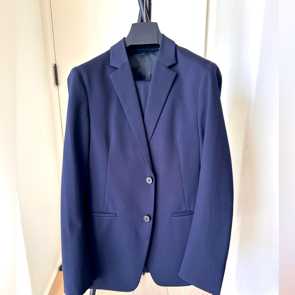 Men’s Navy Theory Suit